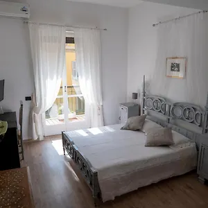 beautiful-floral-apartment-on-navigli.it-lombardy.com/